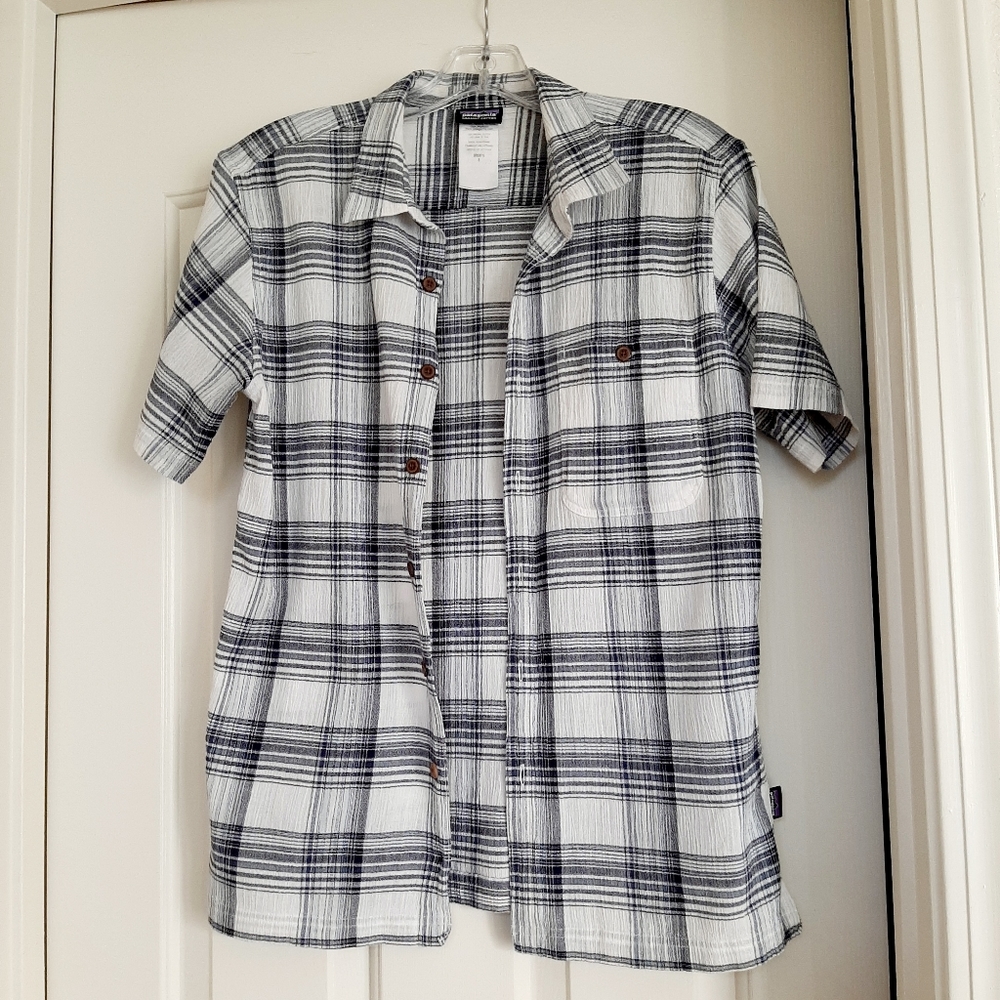 Patagonia Organic Cotton Puckerware Button Down Plaid Short Sleeves Shirt